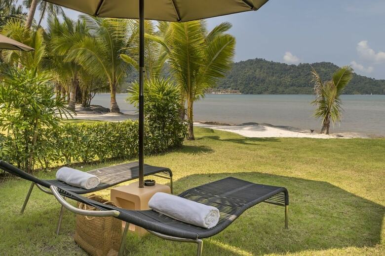 Hotel Peninsula Beach Resort