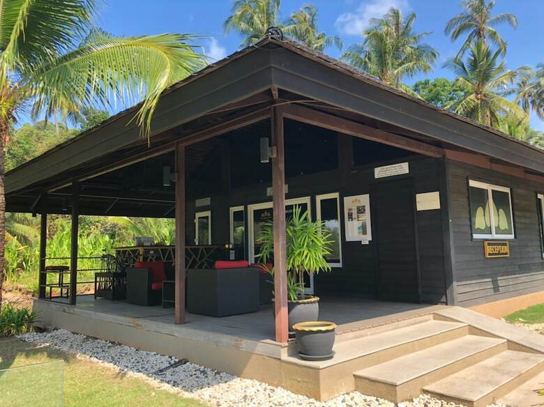Hotel Peninsula Beach Resort