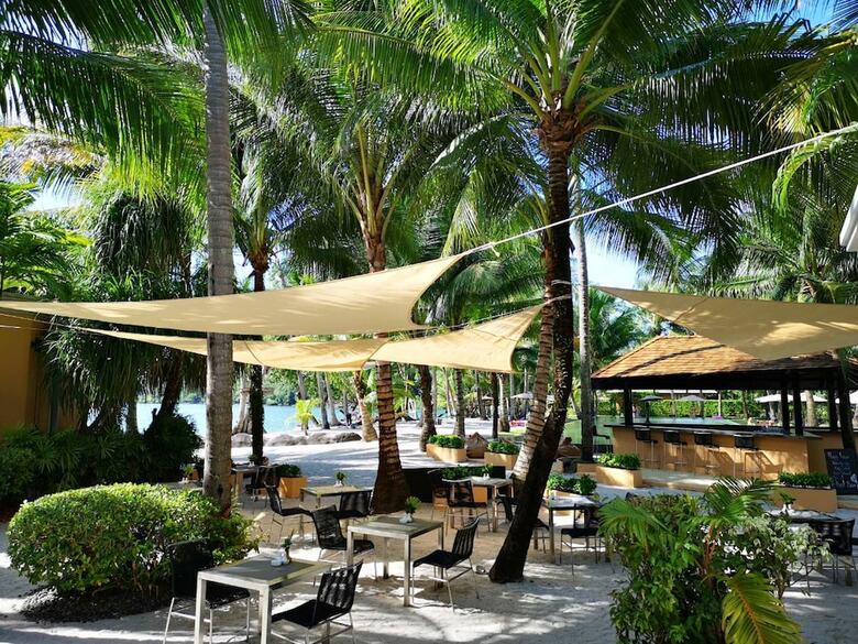 Hotel Peninsula Beach Resort