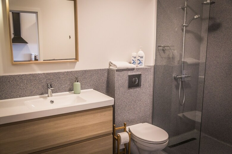 Bakki Hostel And Apartments