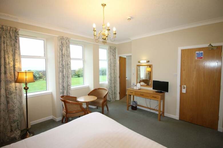 Parkstone Hotel