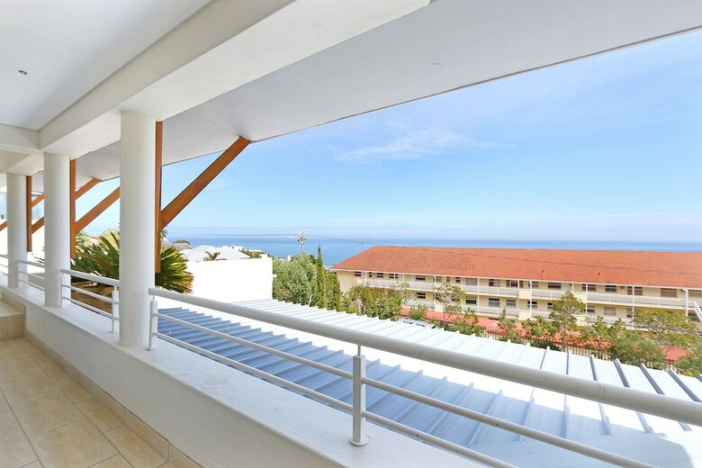 Saints Villa