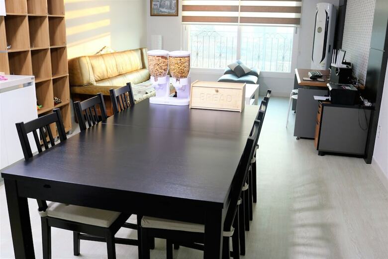 Hostal Korus Guesthouse - Hostel