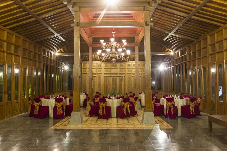 Burza Hotel Yogyakarta