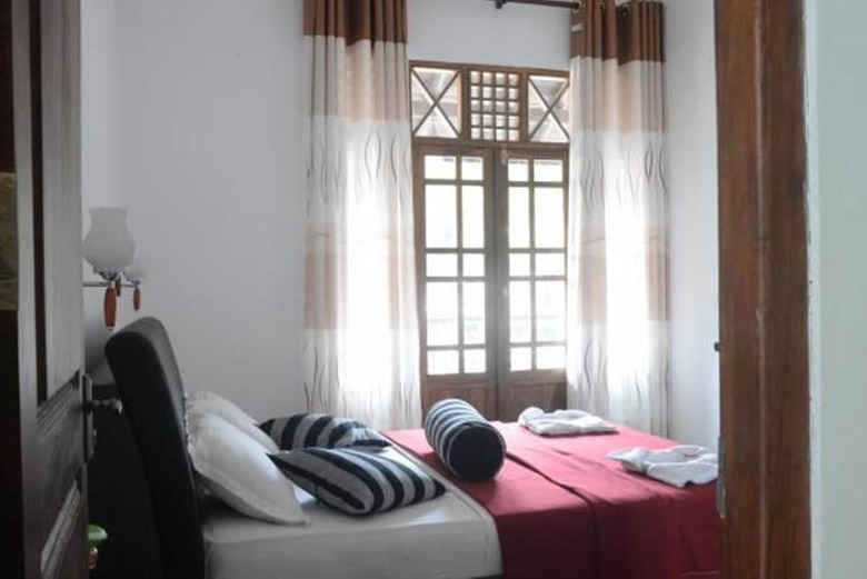 Hotel Shadow Inn Guest House Ella