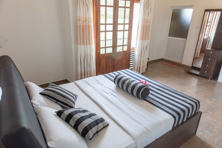 Hotel Shadow Inn Guest House Ella
