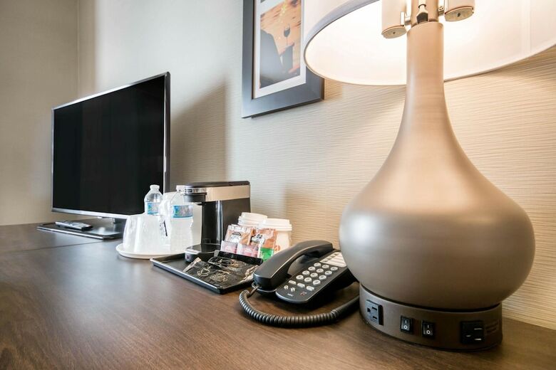 Hotel Comfort Inn & Suites