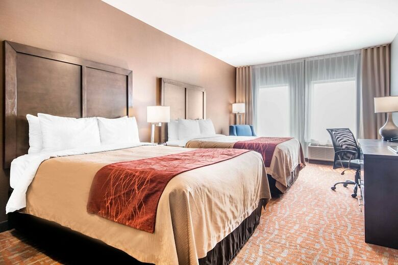 Hotel Comfort Inn & Suites