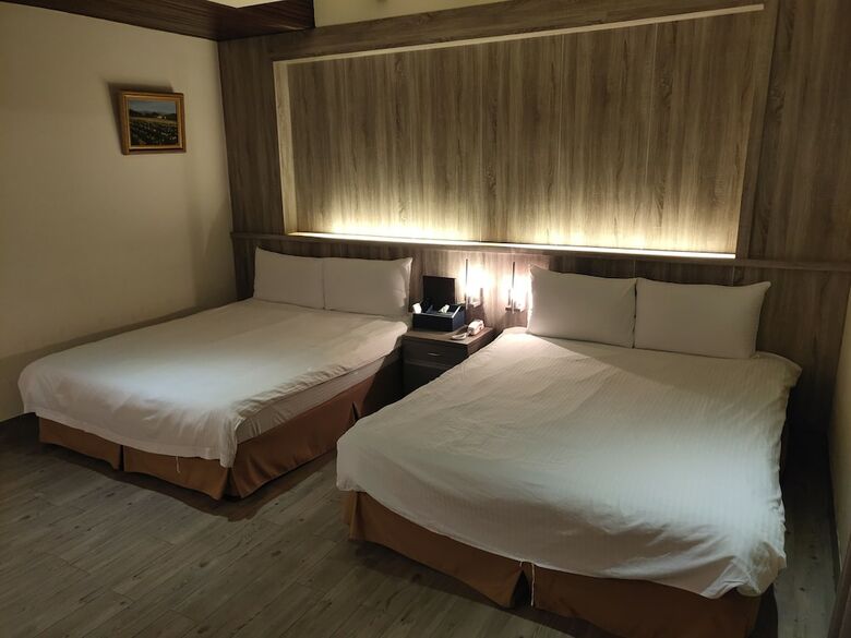 Hotel Empire Pacific Castle