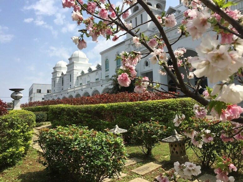Hotel Empire Pacific Castle