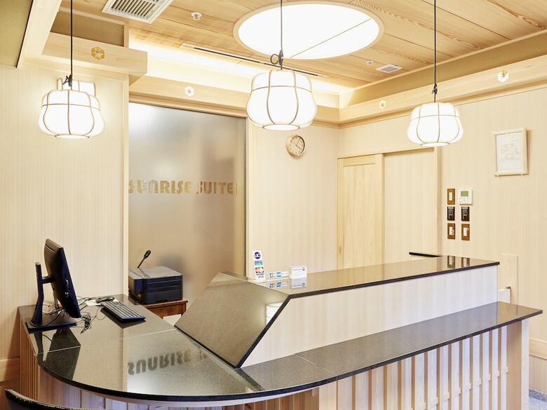 Hotel Sunrise Suites
