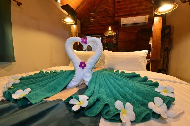 Hotel Koh Jum Ocean Beach Resort