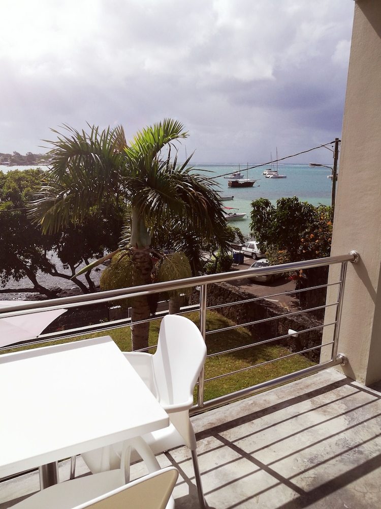 Aparthotel Valmarin Seafront Apartments