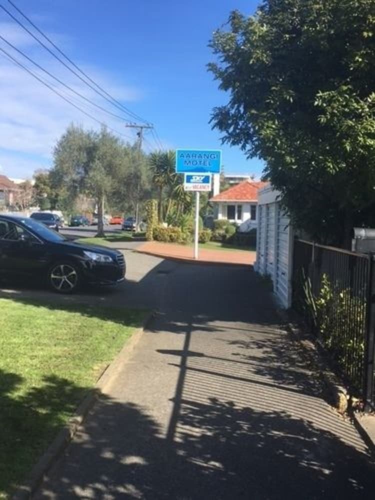 Aarangi Motel