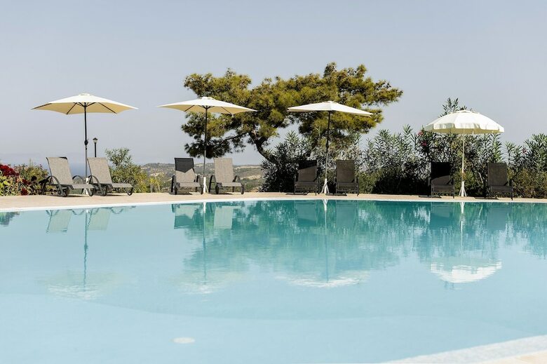 Apartamentos Salakos Villas