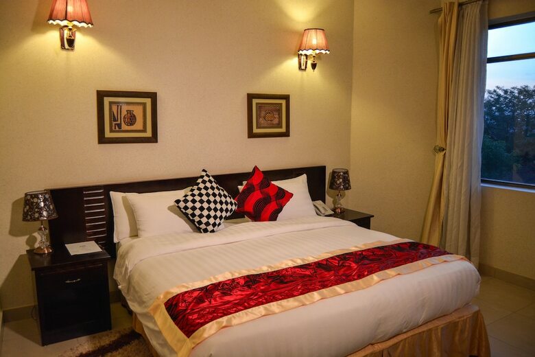 Hotel Elevate Suites