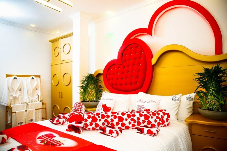 Hotel White House