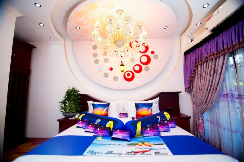 Hotel White House