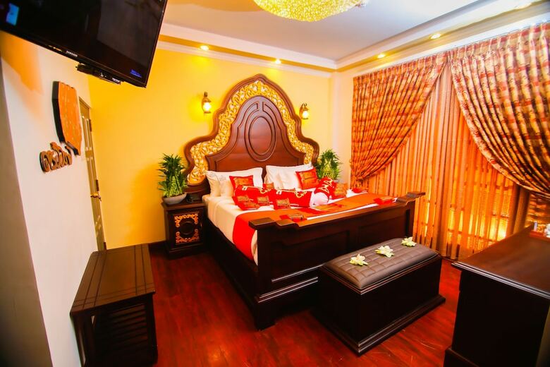 Hotel White House