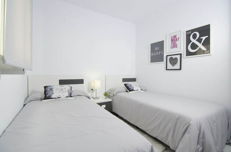 Ocean View Apartments - Marholidays