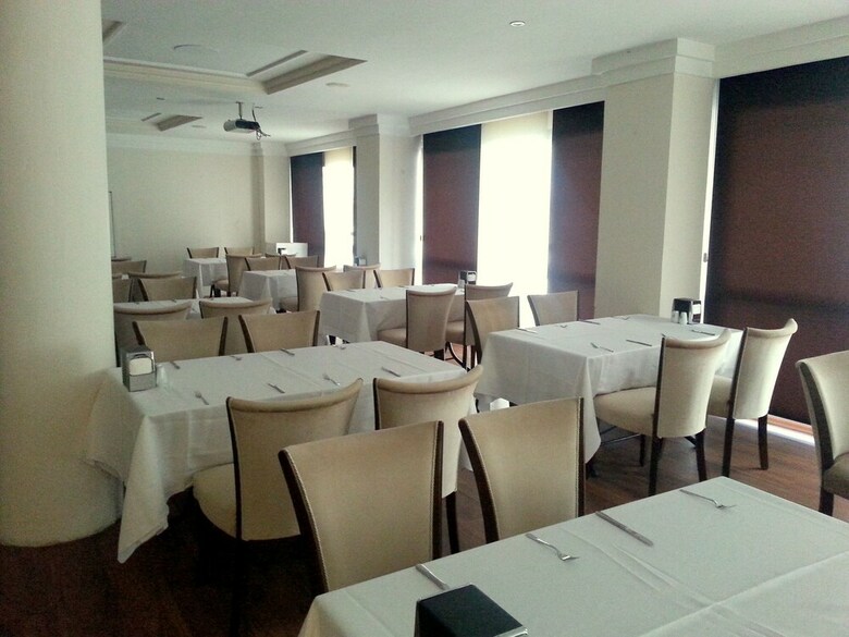 Ismira Hotel
