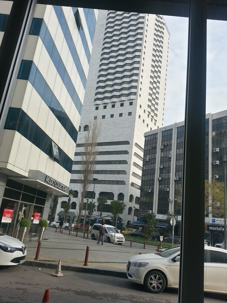 Ismira Hotel