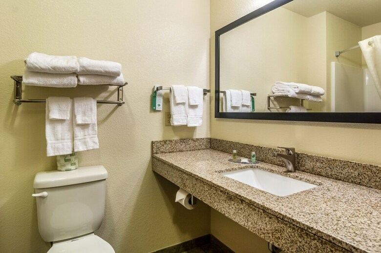 Cobblestone Hotel & Suites - Greenville