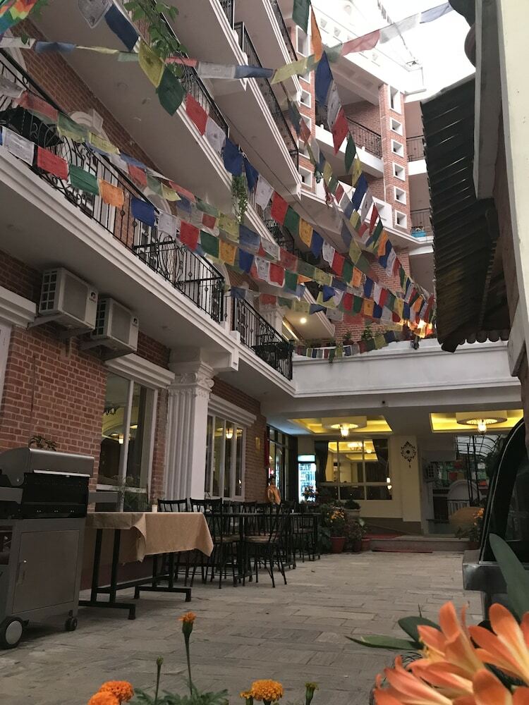 Dom Himalaya Hotel