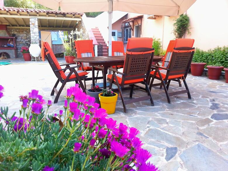 Tzaneria Apartments
