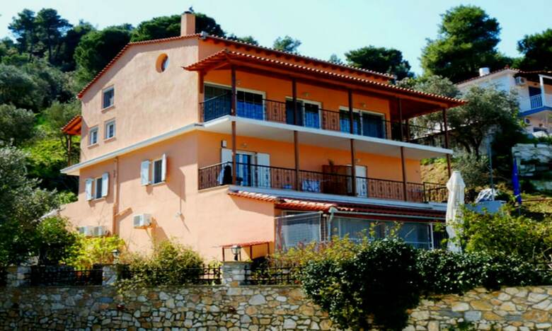 Tzaneria Apartments