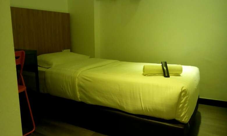 Hotel Place2stay - Gong Badak