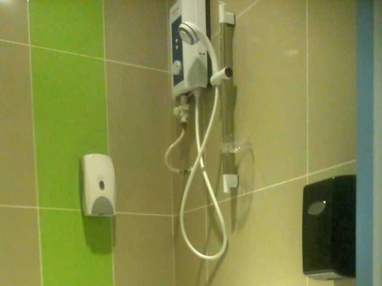 Hotel Place2stay - Gong Badak