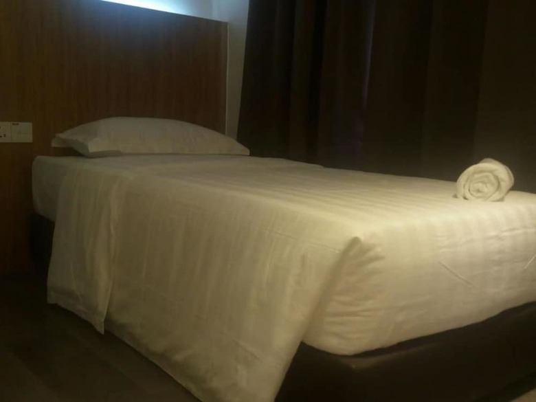 Hotel Place2stay - Gong Badak