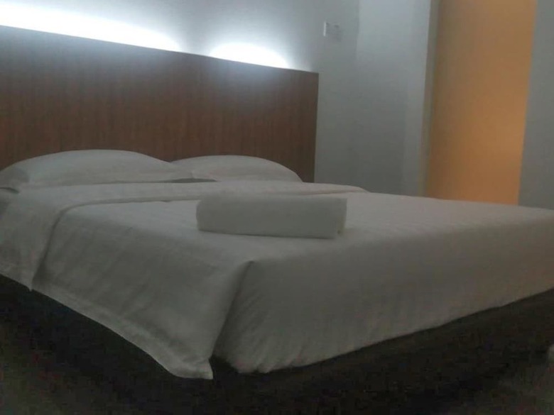 Hotel Place2stay - Gong Badak