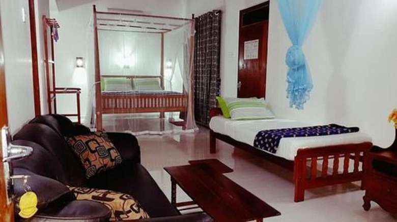 Hotel Happy Night & Restaurant