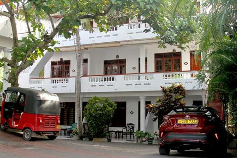 Hotel Happy Night & Restaurant