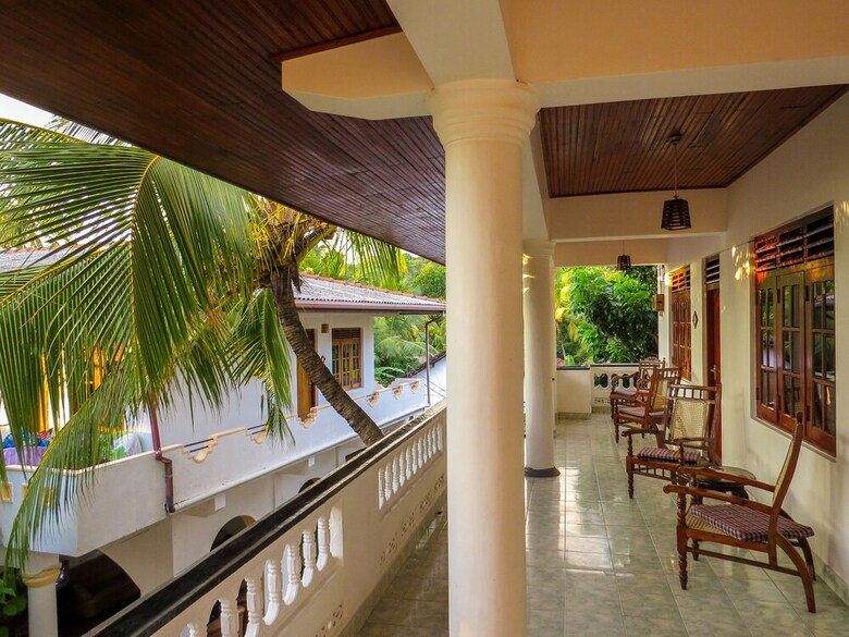 Hotel Happy Night & Restaurant
