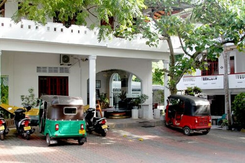 Hotel Happy Night & Restaurant