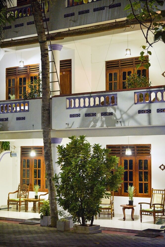 Hotel Happy Night & Restaurant