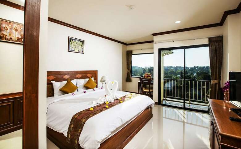 Hotel Airport Resort & Spa