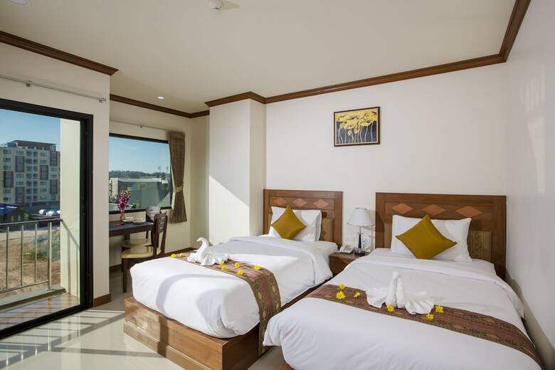 Hotel Airport Resort & Spa