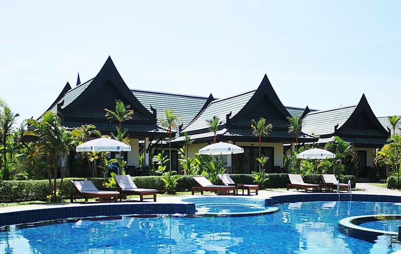 Hotel Airport Resort & Spa