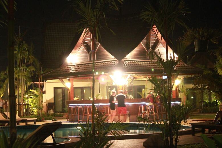 Hotel Airport Resort & Spa