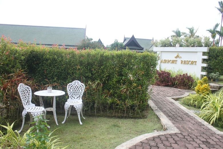 Hotel Airport Resort & Spa