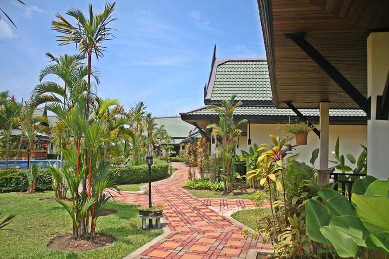 Hotel Airport Resort & Spa