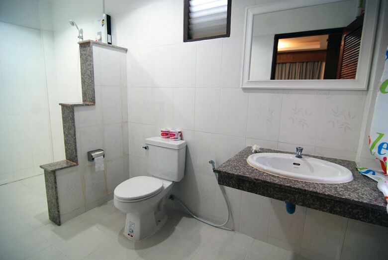 Hotel Lanta Nature Beach Resort