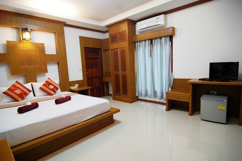 Hotel Lanta Nature Beach Resort