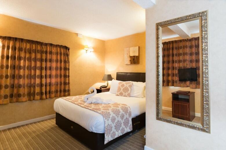 George Hotel