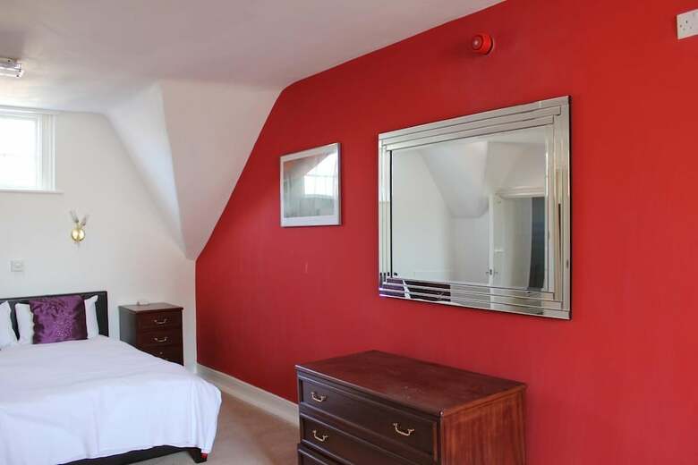 George Hotel