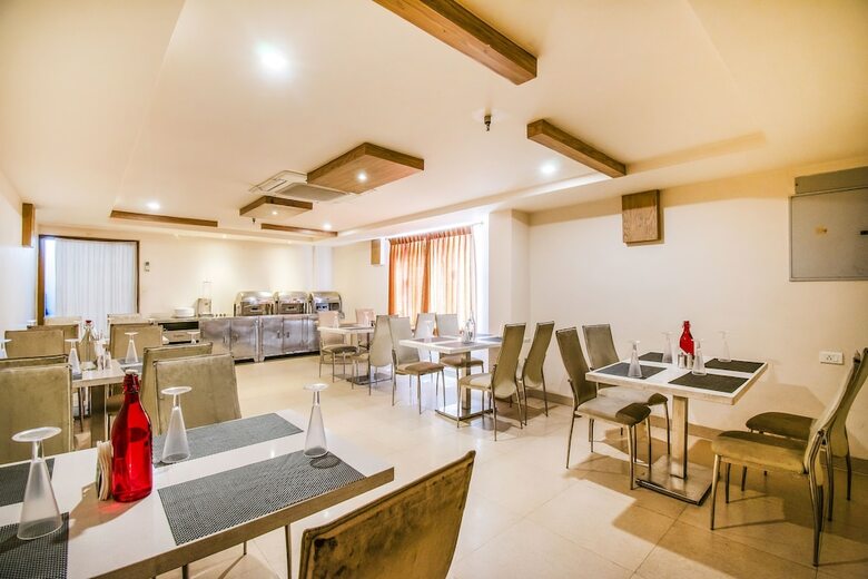Fabhotel Royal Castle Gandhipuram